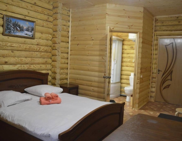 Номер стандарт с 1 двуспальной кроватью - Гостиница «Абхазская усадьба» Гагра